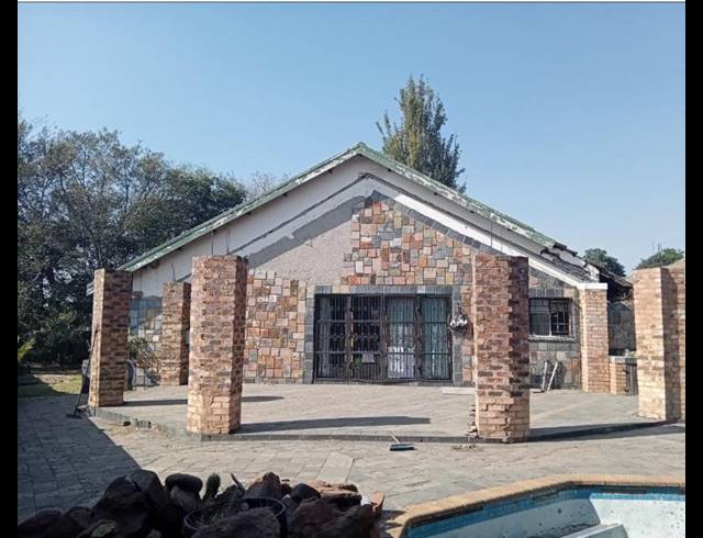 3 BEDROOM HOUSE FOR SALE IN DUVHA PARK